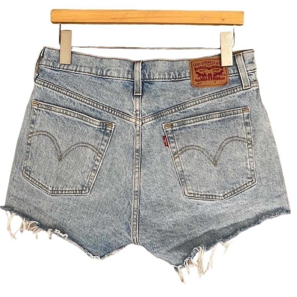 Levi’s 501 High Rise Cut Off Denim Shorts Light Wash Size 30 - Picture 4 of 14